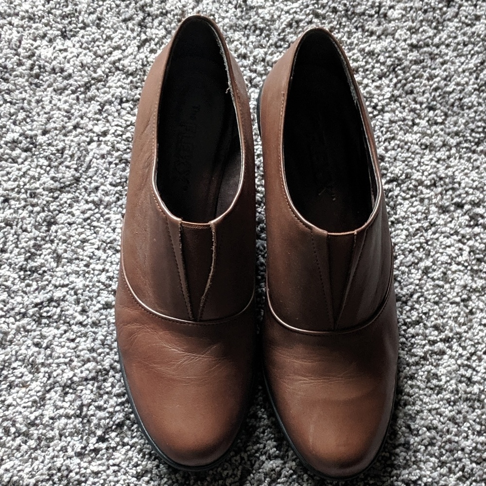 ADORABLE Brown Booties! - Picture 3 of 4